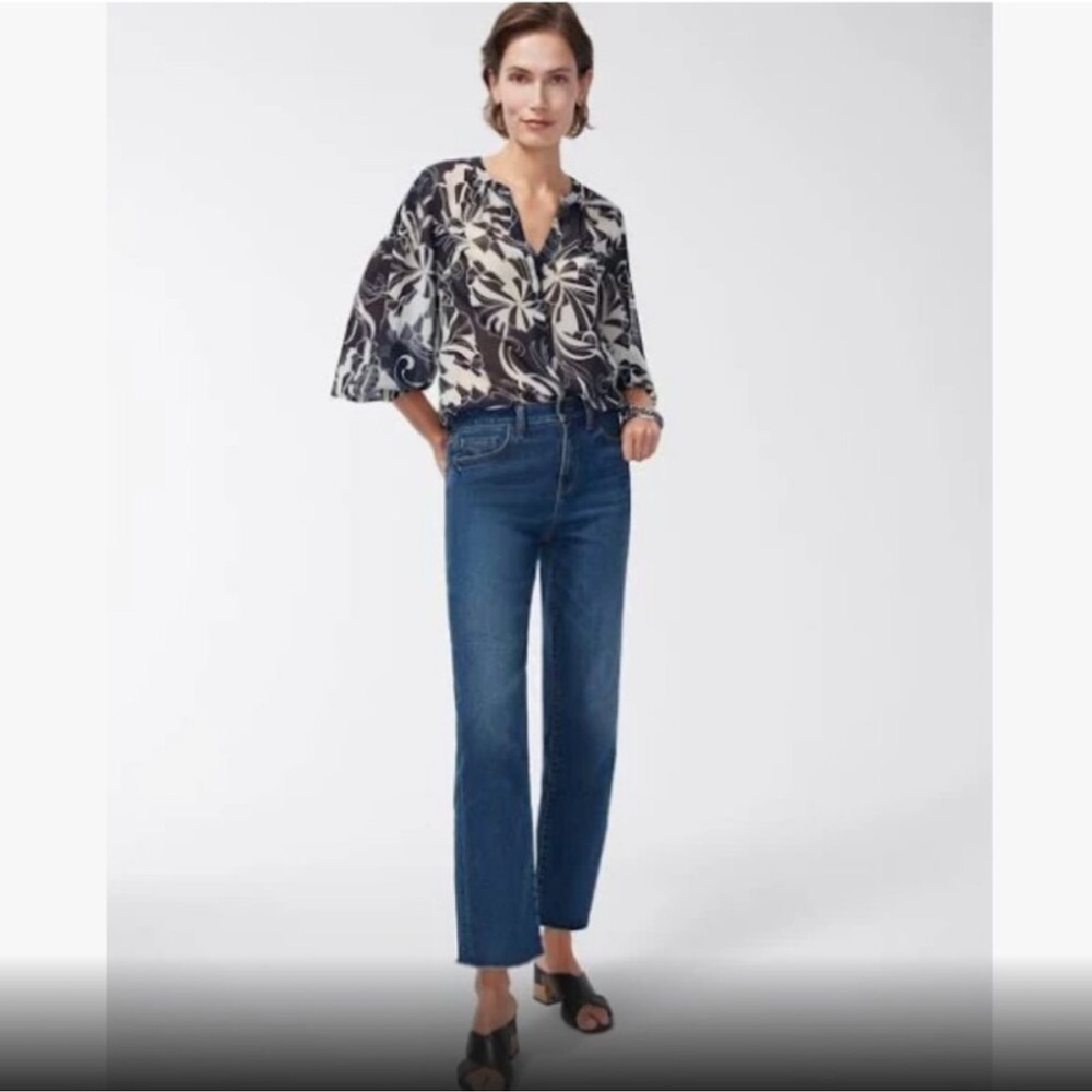 Chico’s The High Rise Straight Leg Jean Sequoia Indigo Size 6 NWT